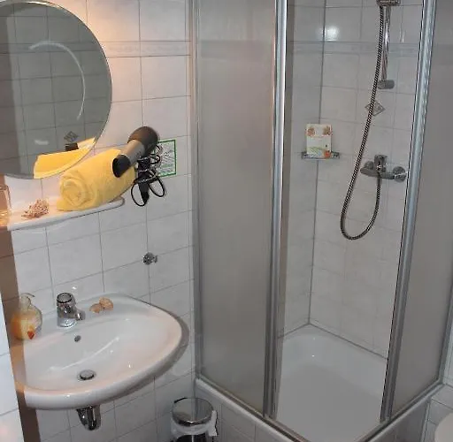 Gasthaus Zur Linde 호텔 그로테르탈